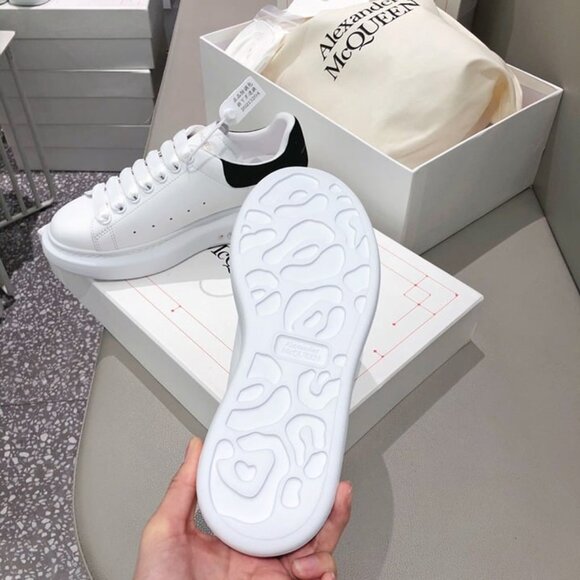 Women's sneakers - Picture 6 of 6